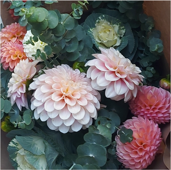 Bouquet de fleurs de saison (format moyen)